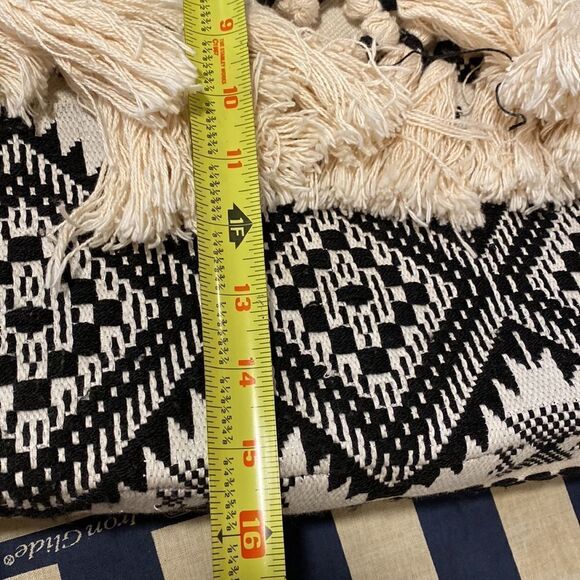 Woven Tribal Boho Style Tote Bag With Tassels - Picture 10 of 13